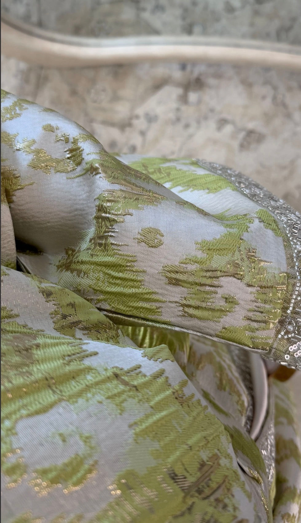 Ensemble robe /abaya en brocart jaune